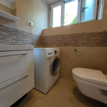 New 1 Bedroom Near Center And